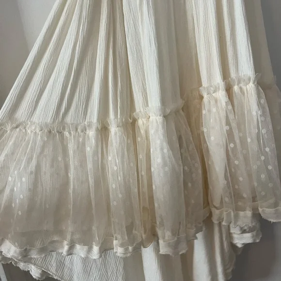 Chic Cream Mini Dress - Picture 5 of 9